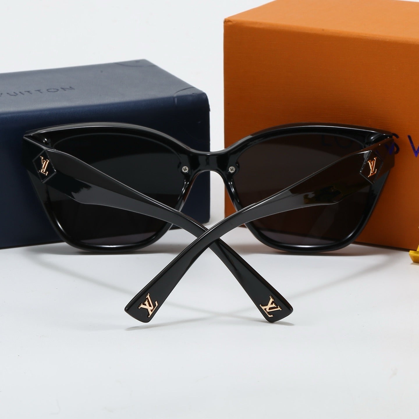 5-Color Fashionable Four-Leaf Clover Sunglasses