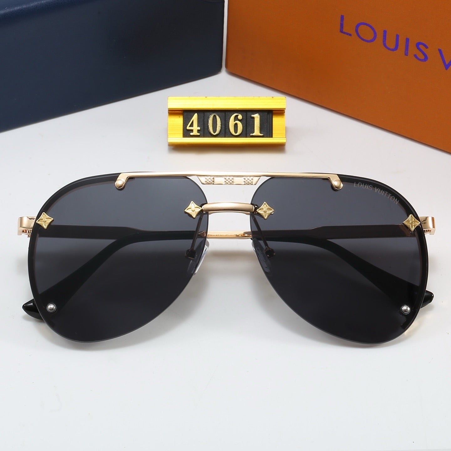 5-Color Fashionable Four-Leaf Clover Sunglasses