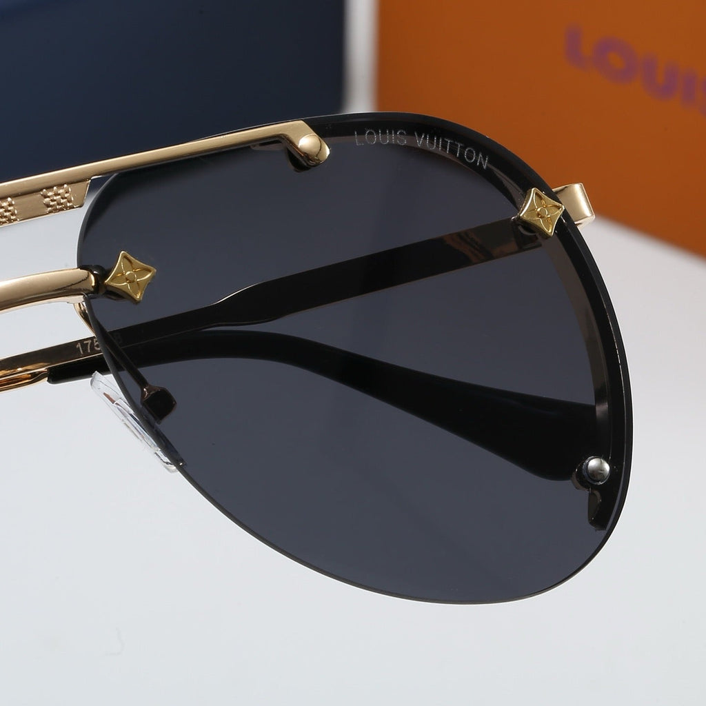 5-Color Fashionable Four-Leaf Clover Sunglasses