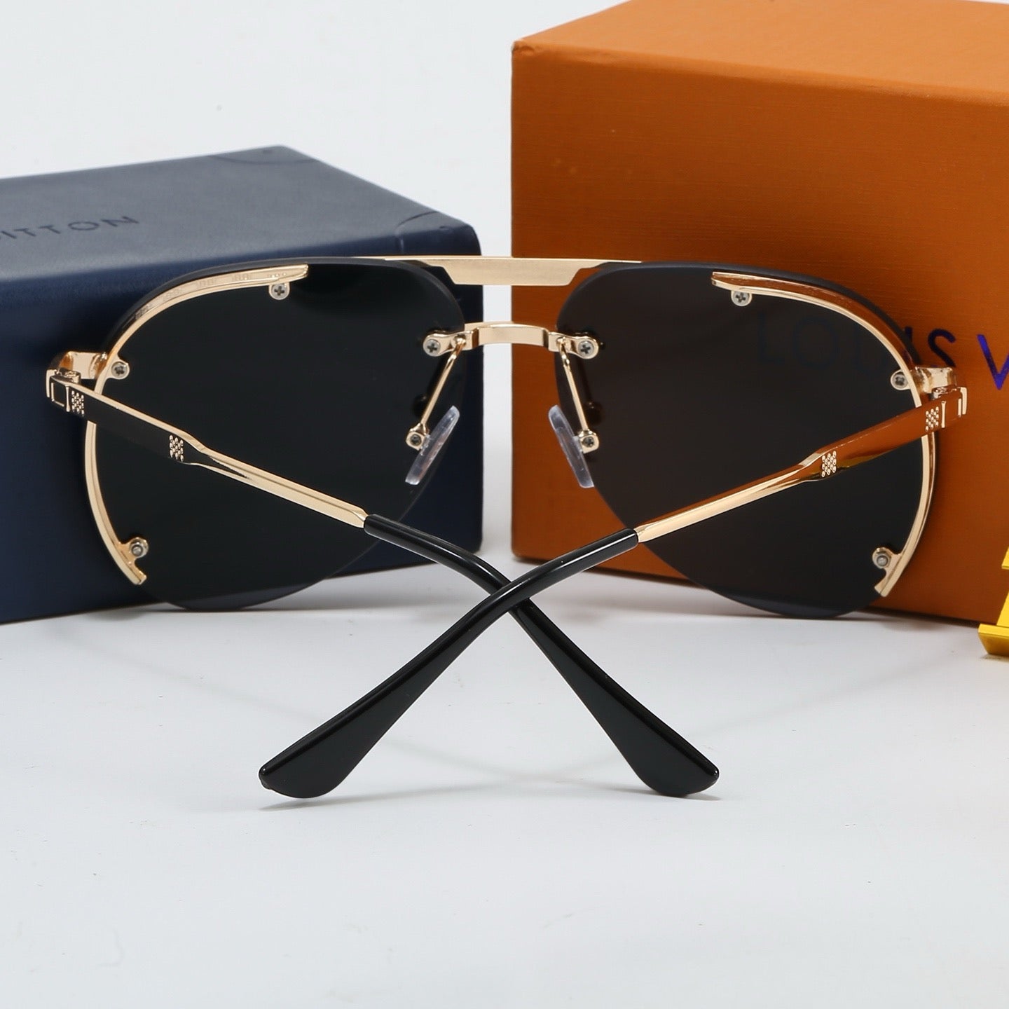 5-Color Fashionable Four-Leaf Clover Sunglasses