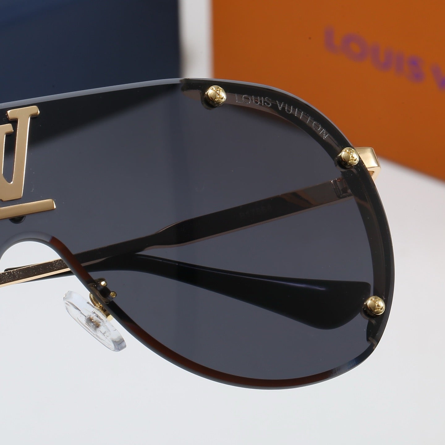5-Color Fashionable Four-Leaf Clover Sunglasses