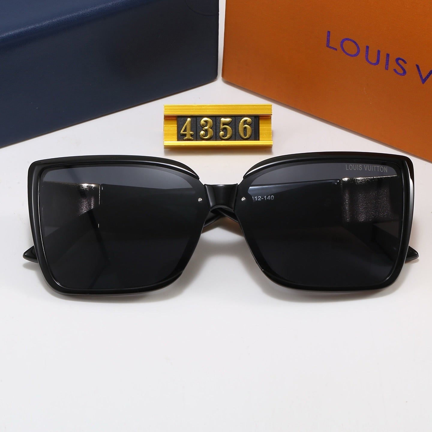 6-Color Stylish Four-Leaf Clover &amp; Letter Sunglasses