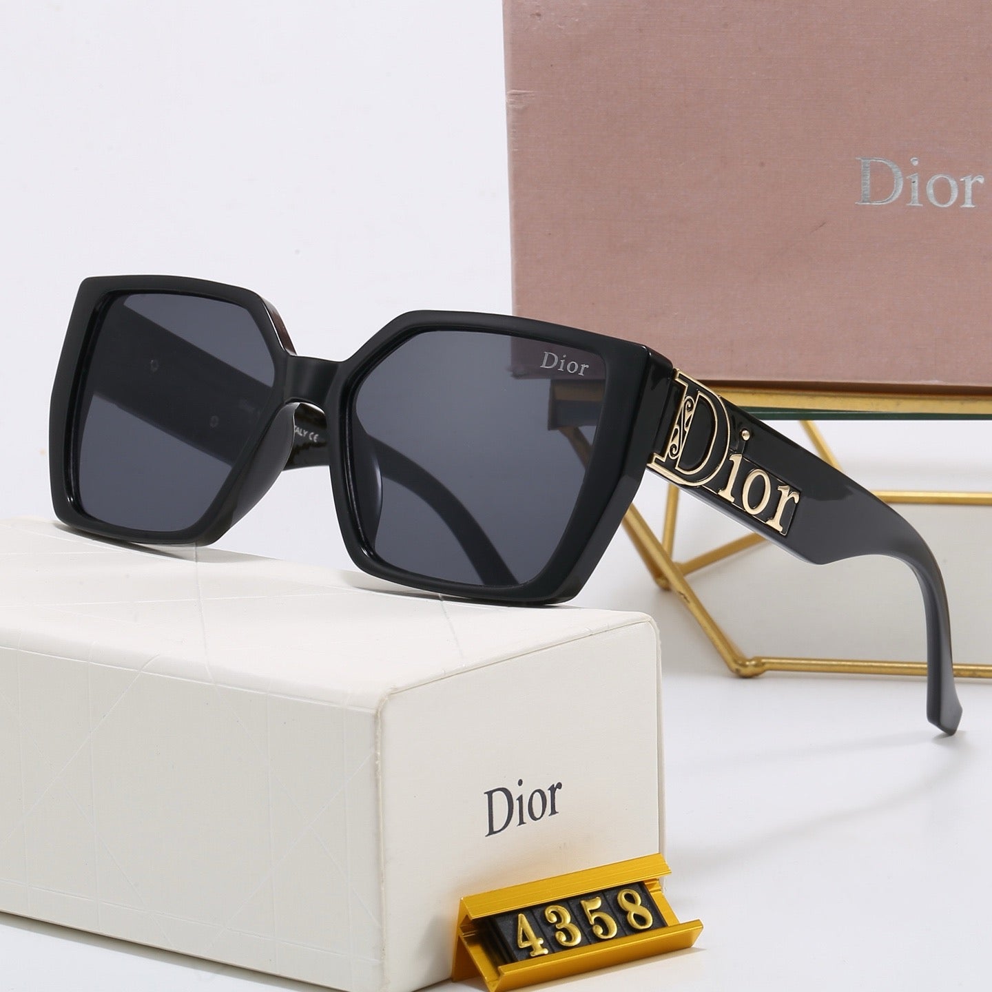 6-Color Fashion Sunglasses with CD Lettering
