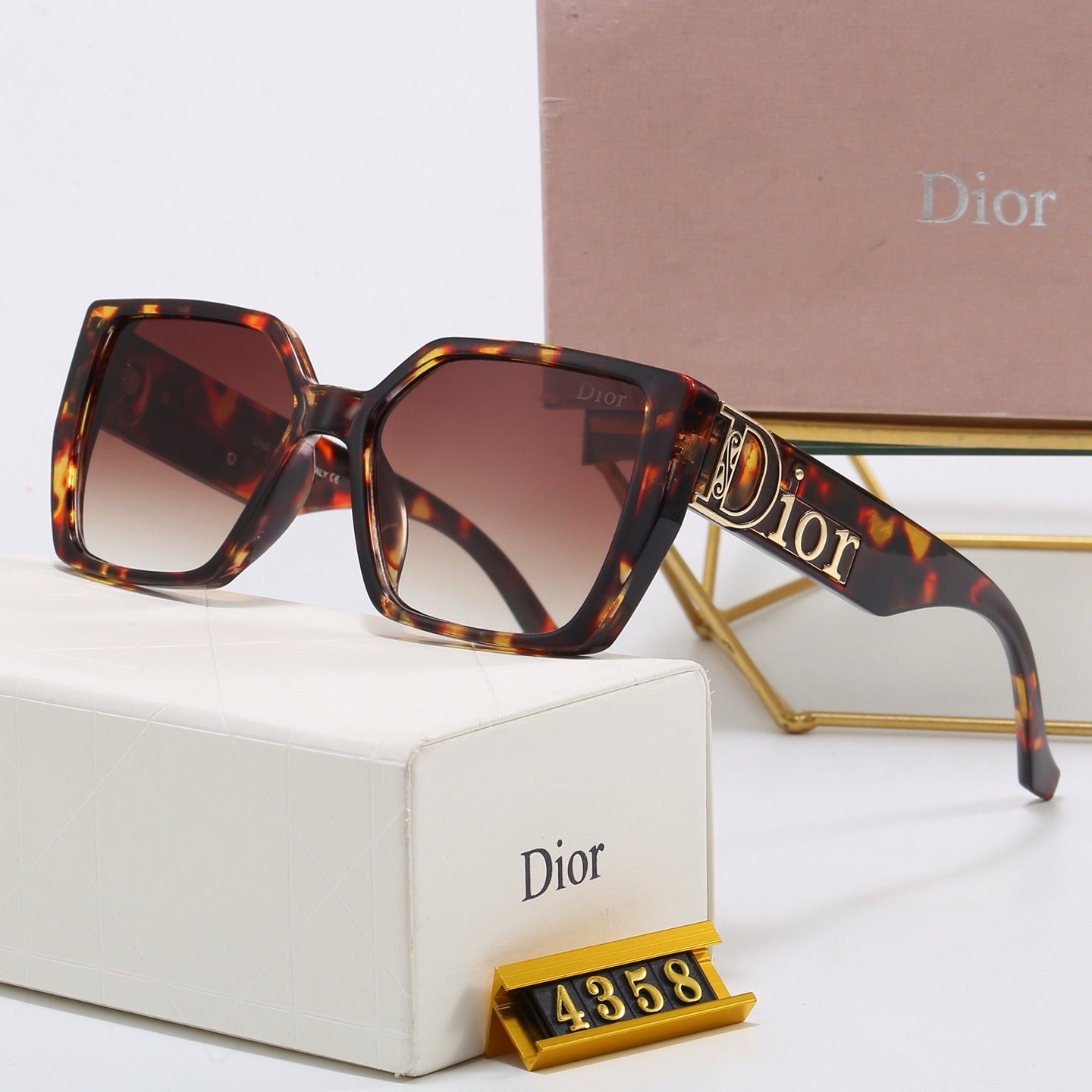 6-Color Fashion Sunglasses with CD Lettering