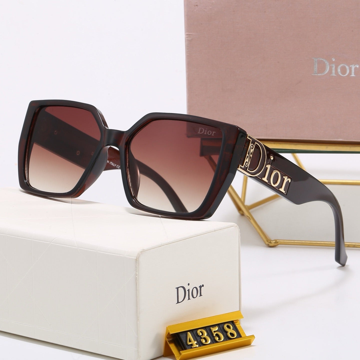 6-Color Fashion Sunglasses with CD Lettering