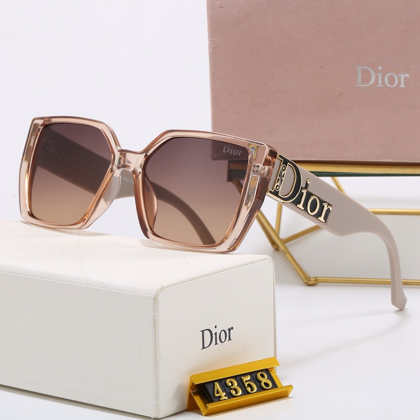 6-Color Fashion Sunglasses with CD Lettering