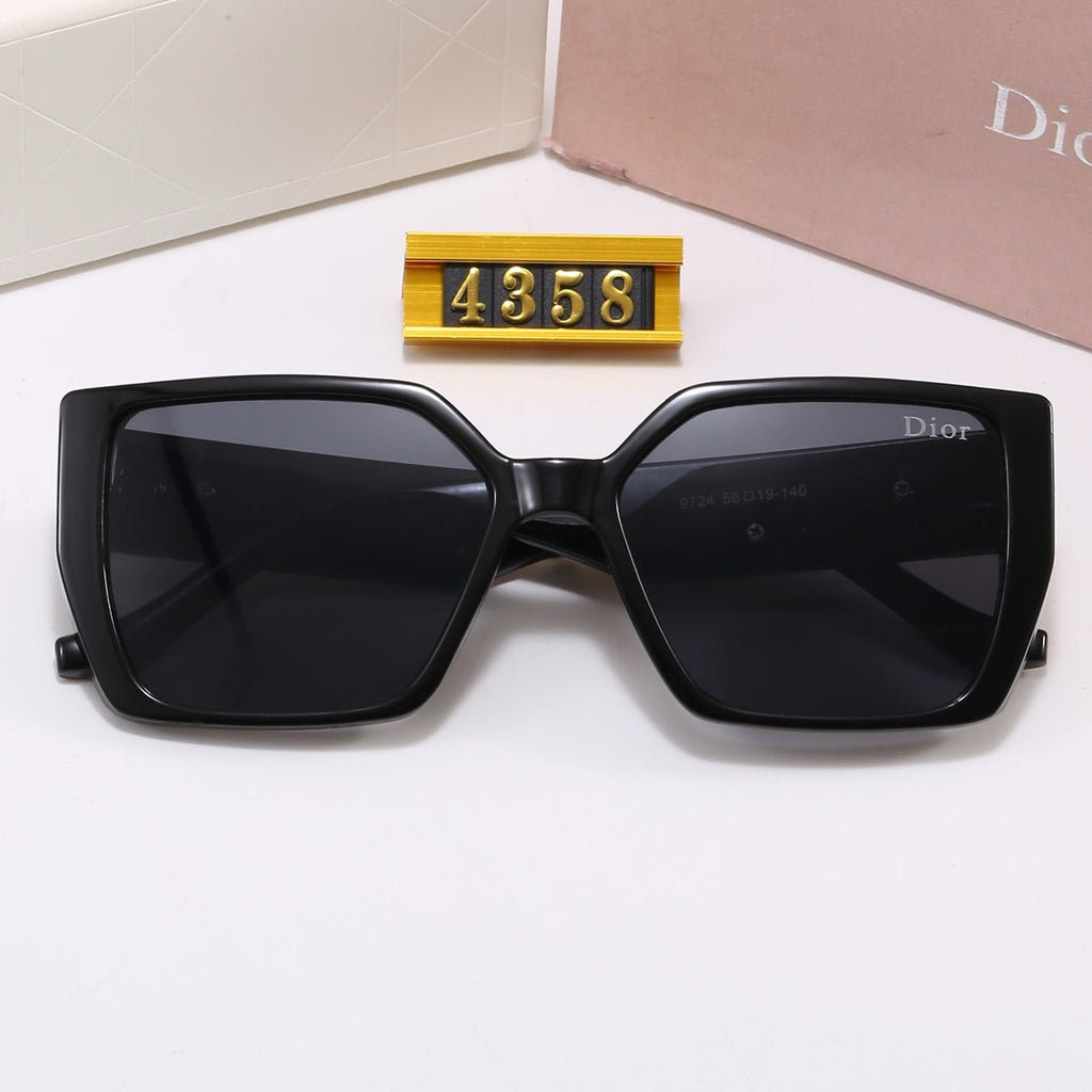 6-Color Fashion Sunglasses with CD Lettering