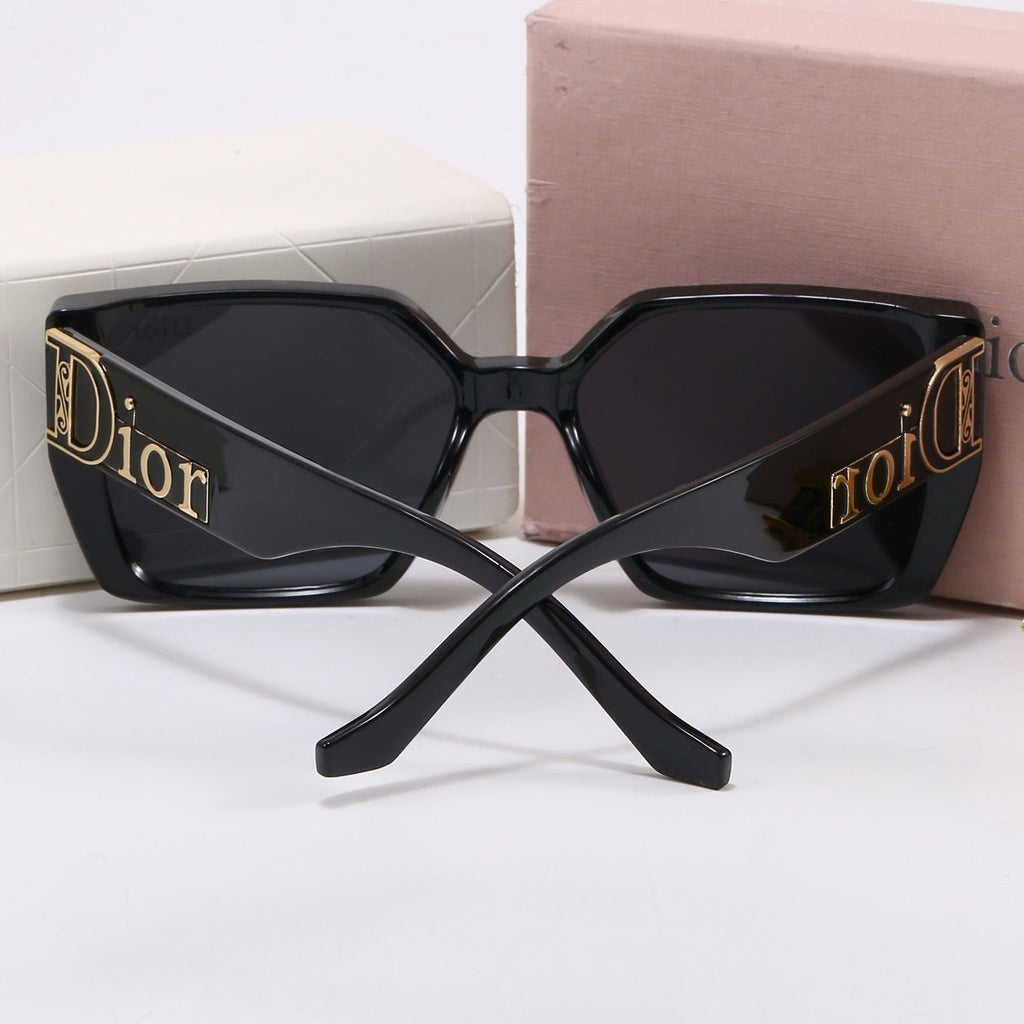 6-Color Fashion Sunglasses with CD Lettering